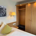 Hotel Mirage Zentrum 3*