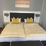 Hotel Mirage Zentrum 3*