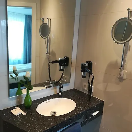 Mirage City Hotel Stuttgart Zentrum 3*