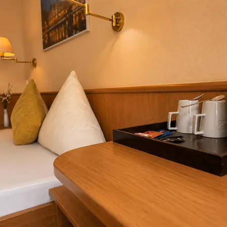 Hotel Mirage Zentrum 3*