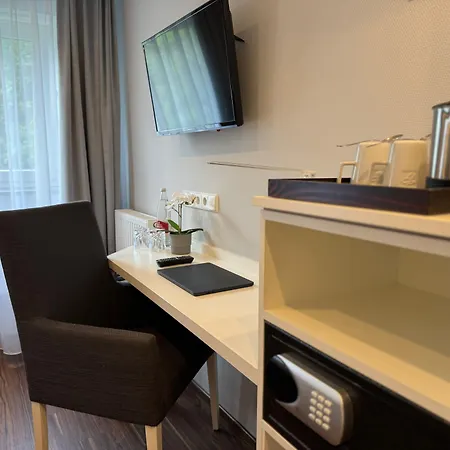 Hotel Mirage Zentrum 3*