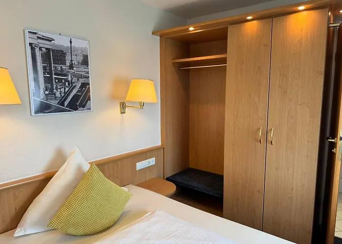 Hotel Mirage Zentrum 3*