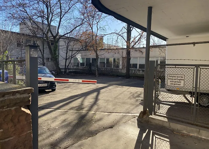 Hotel Mirage Zentrum 3*